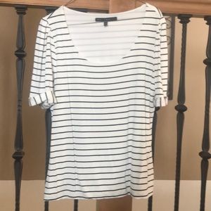 WhiteHouseBlack Market short sleeve top- like new